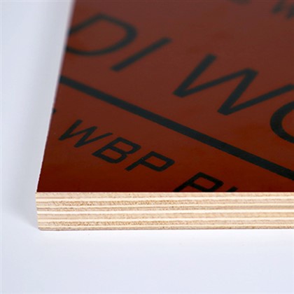 Contraplacado revestido com película vermelha de 15 mm